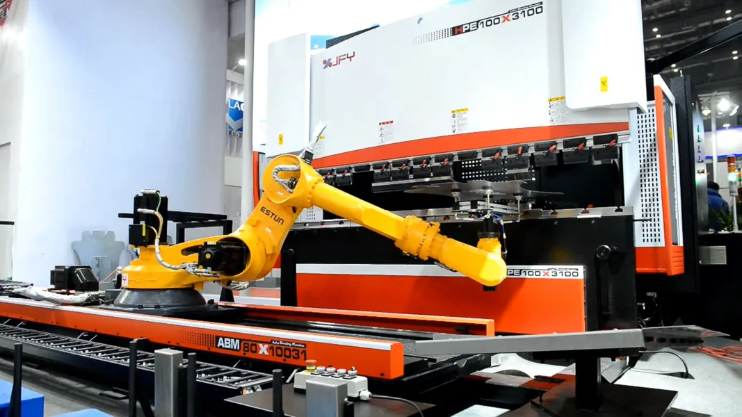 Robot Manipulator for Metal Bending Line